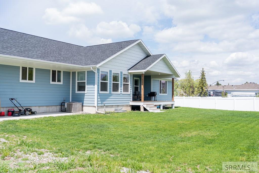 457 Idaho Avenue, SUGAR CITY, Idaho image 46