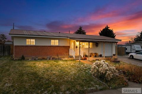 Photo of 965 Encino, POCATELLO, ID 83201 (MLS # 2181037)