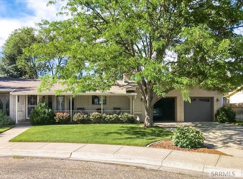 Photo of 1545 Rosewood Circle, IDAHO FALLS, ID 83401 (MLS # 2182180)