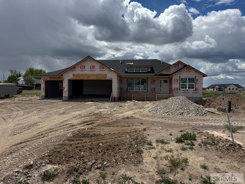 Homes For Sale - 305 W 320 N<br/> BLACKFOOT, ID 83221