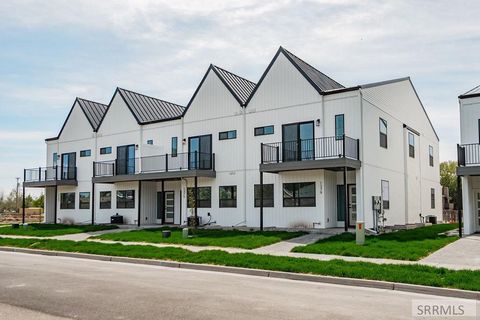 Photo of 1379 Latah Avenue, IDAHO FALLS, ID 83402 (MLS # 2179016)