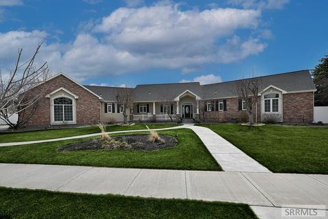 Photo of 160 E Woodhaven Lane, IDAHO FALLS, ID 83404 (MLS # 2185022)