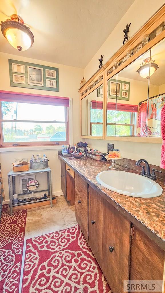 210 E Salmon Avenue, ARCO, Idaho image 20