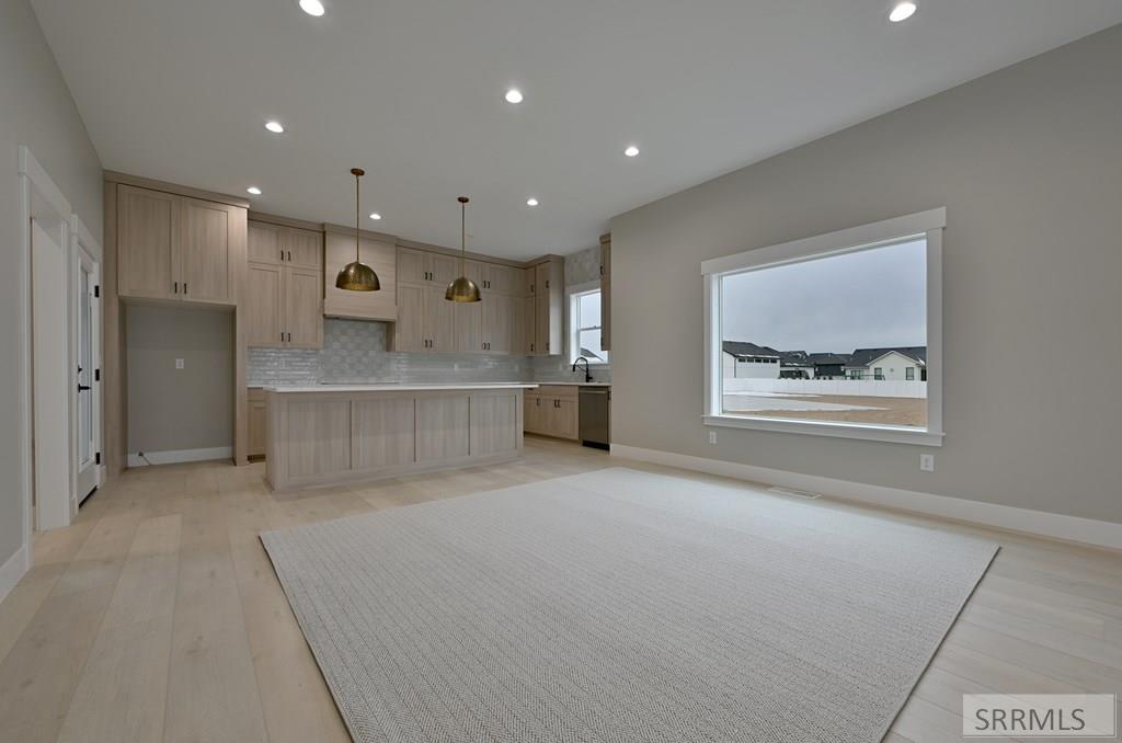 4378 Highland Springs Cir