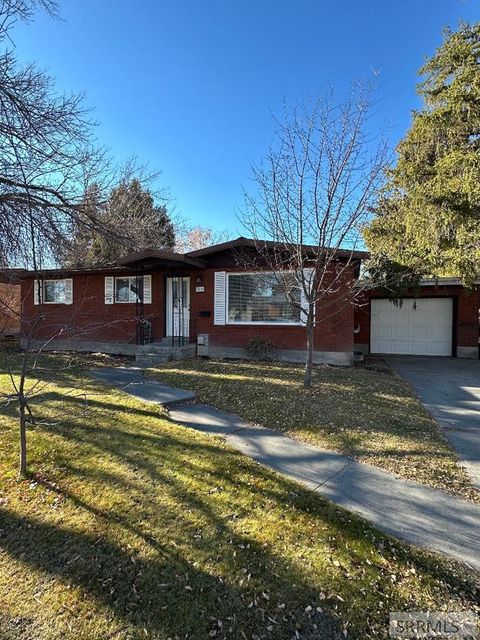 Photo of 308 Monroe Street, BLACKFOOT, ID 83221 (MLS # 2180894)