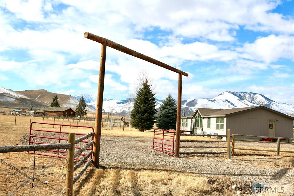 504 Bluebird Lane, CHALLIS, Idaho image 4