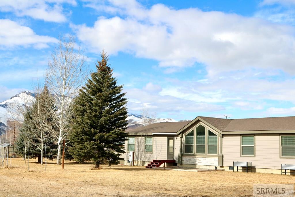 504 Bluebird Lane, CHALLIS, Idaho image 2