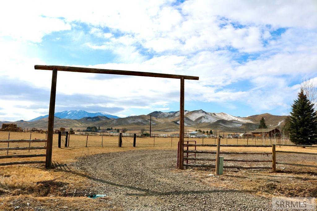 504 Bluebird Lane, CHALLIS, Idaho image 3