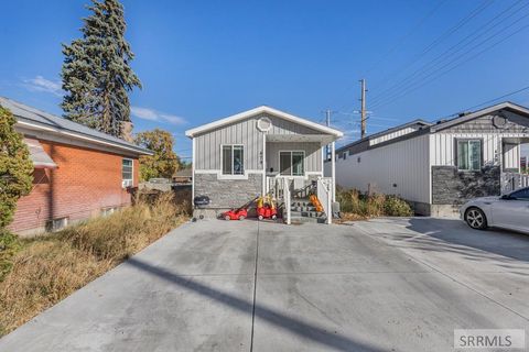 Photo of 479 18th Street, IDAHO FALLS, ID 83404 (MLS # 2179990) Photo of 479 18th Street, IDAHO FALLS, ID 83404 (MLS # 2179990)