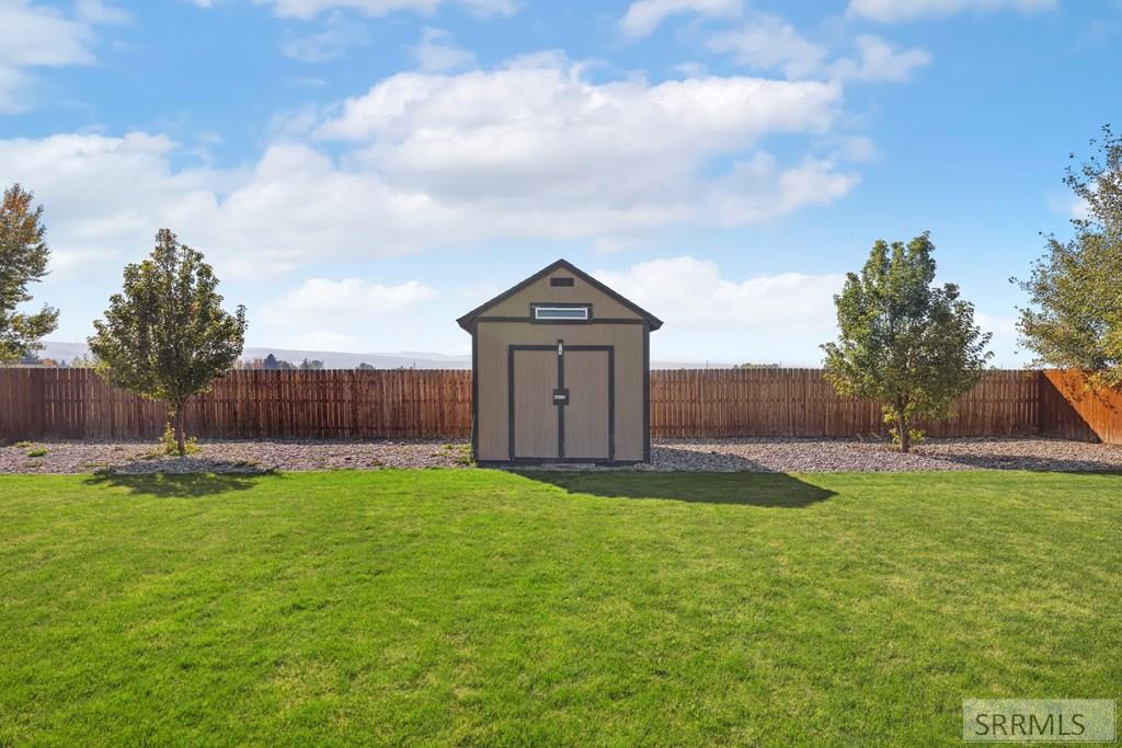 5380 E Buchanan Avenue, IONA, Idaho image 30