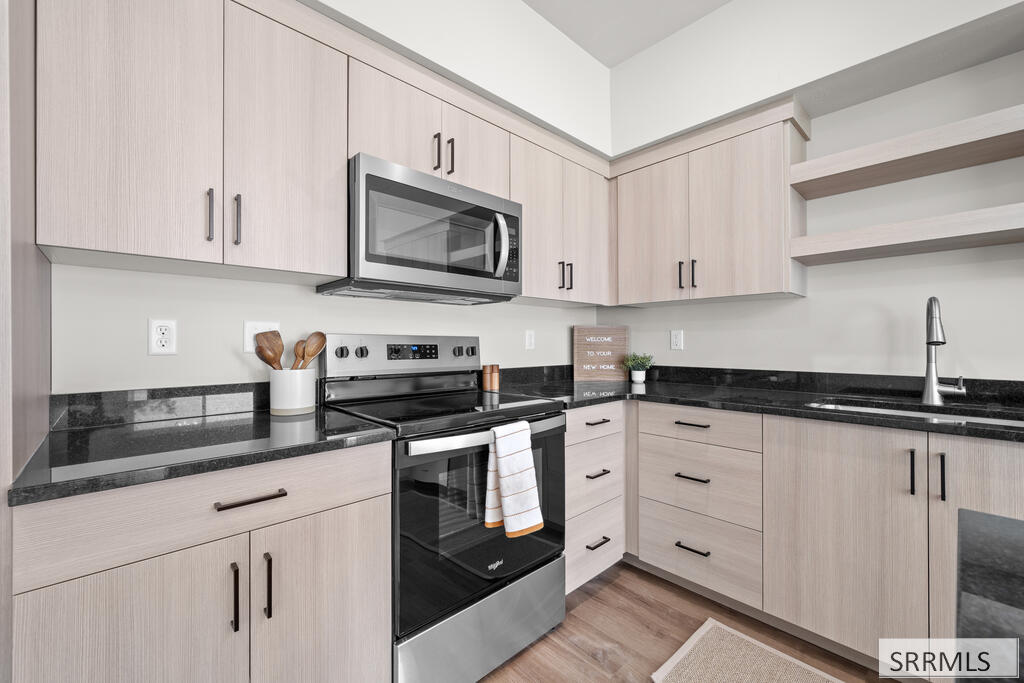2749 Derrald Loop