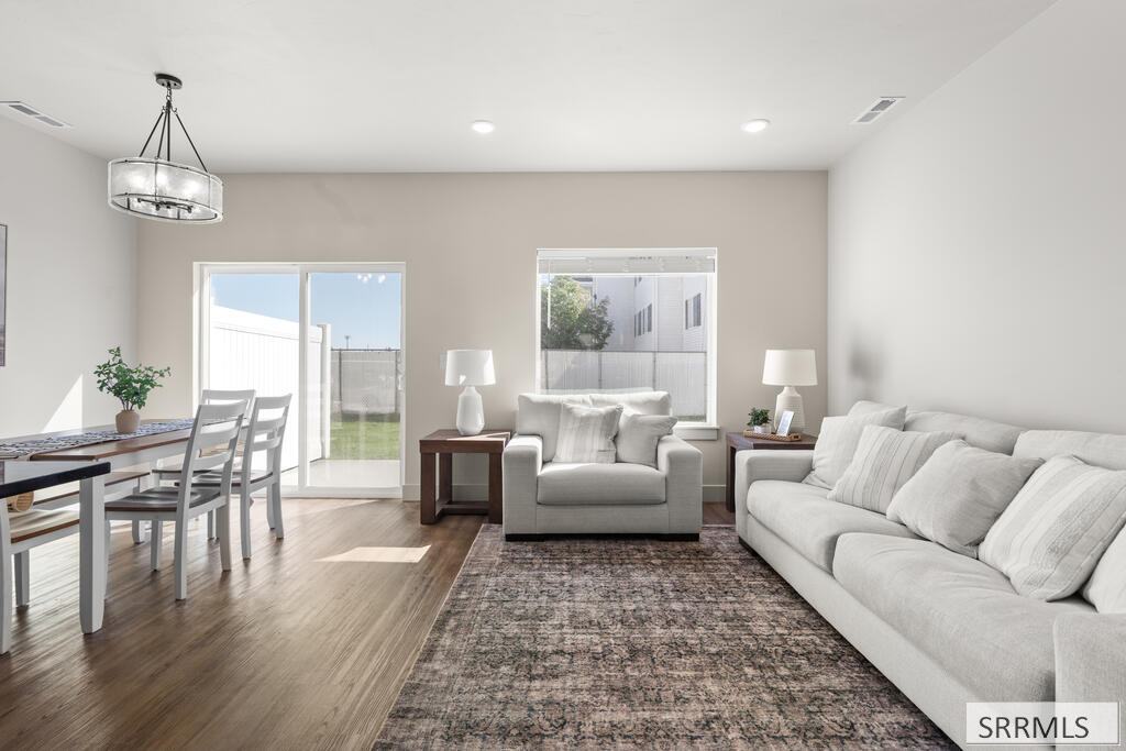 2749 Derrald Loop
