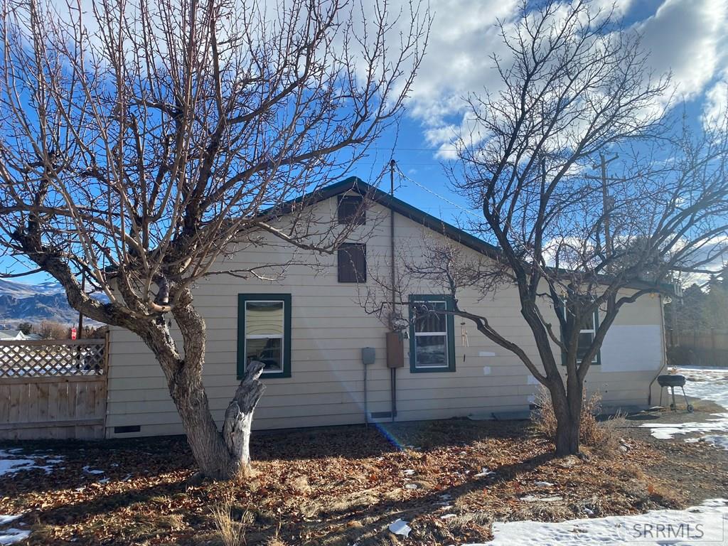 400 S 7th Street, CHALLIS, Idaho image 24