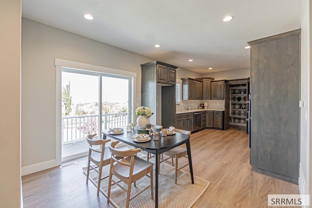 3184 Chartwell Gardens