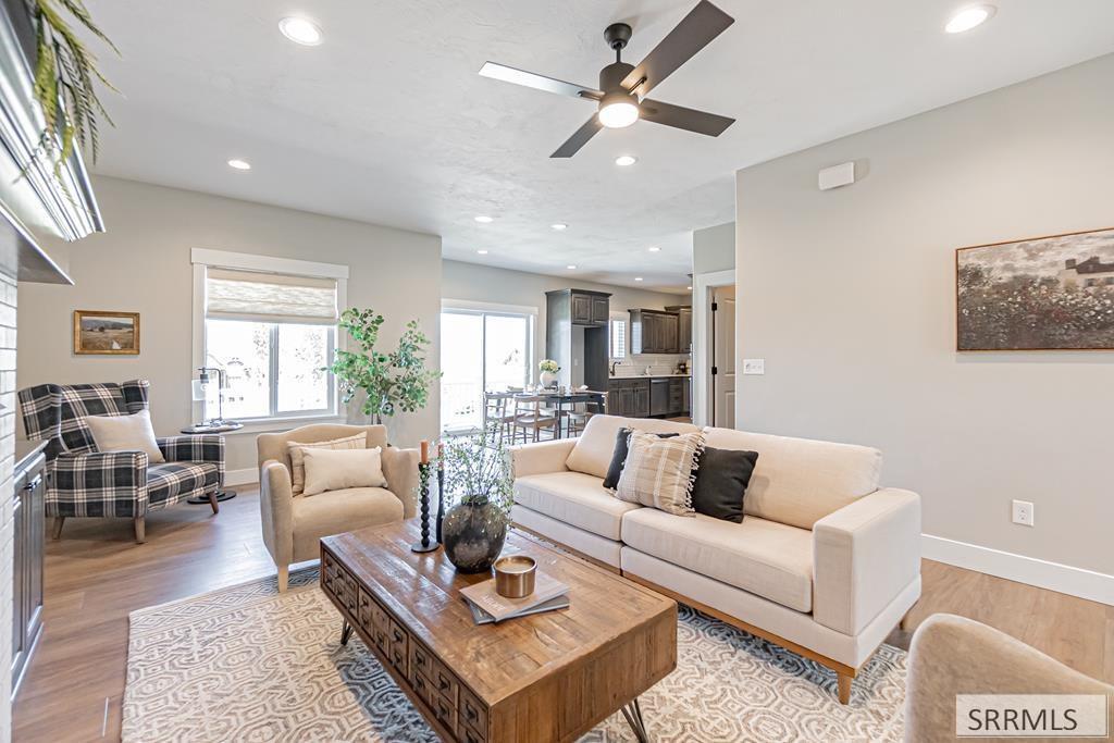 3184 Chartwell Gardens