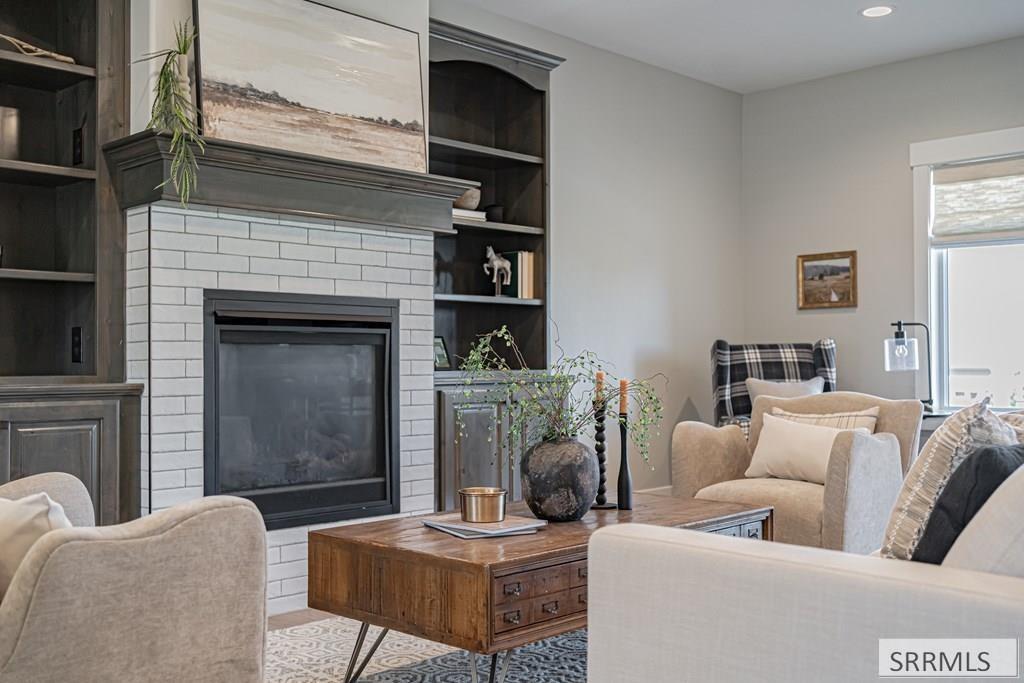 3184 Chartwell Gardens