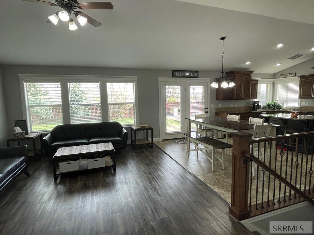 2185 Lawrence Lane, BLACKFOOT, Idaho image 2