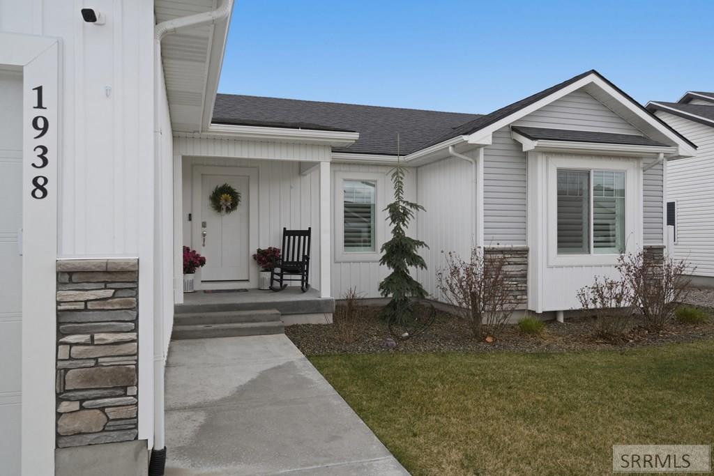 1938 Bennington Court