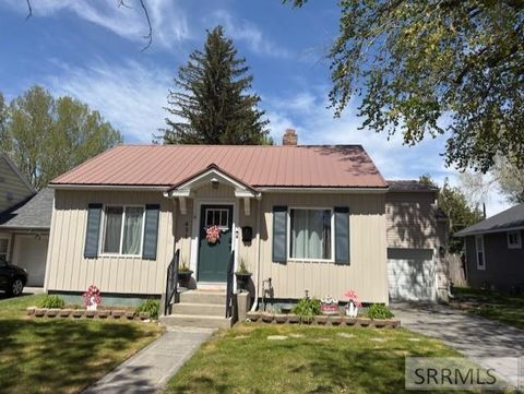 Photo of 431 E 14th Street, IDAHO FALLS, ID 83404 (MLS # 2186094)