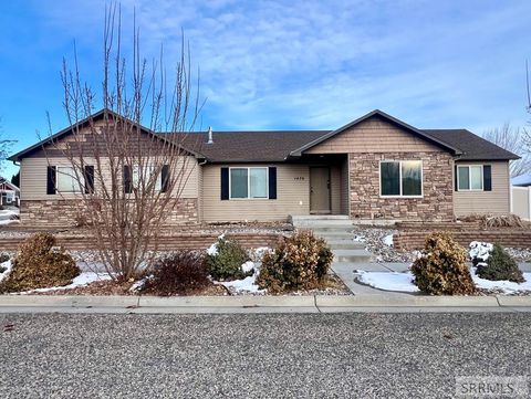 Photo of 1476 Taia Place, IDAHO FALLS, ID 83402 (MLS # 2182179)