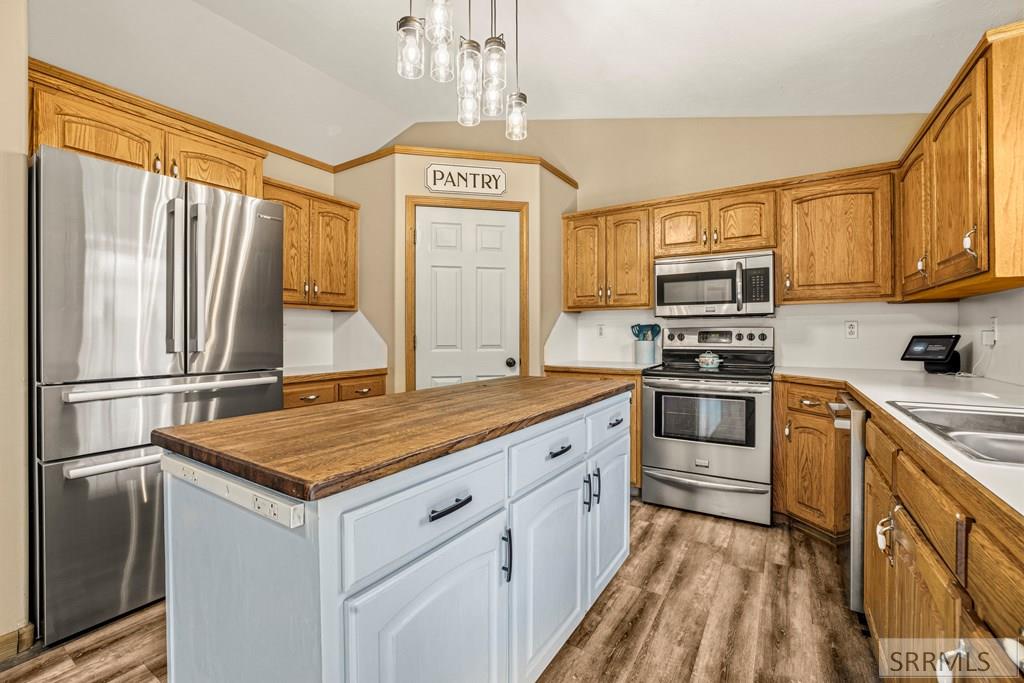 4365 Williamsburg Lane