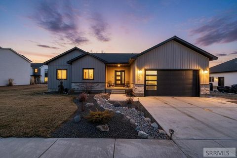 Photo of 250 W 4th S, SUGAR CITY, ID 83448 (MLS # 2182019)