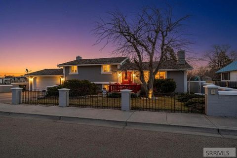 Photo of 386 N Fisher Avenue, BLACKFOOT, ID 83221 (MLS # 2182229)