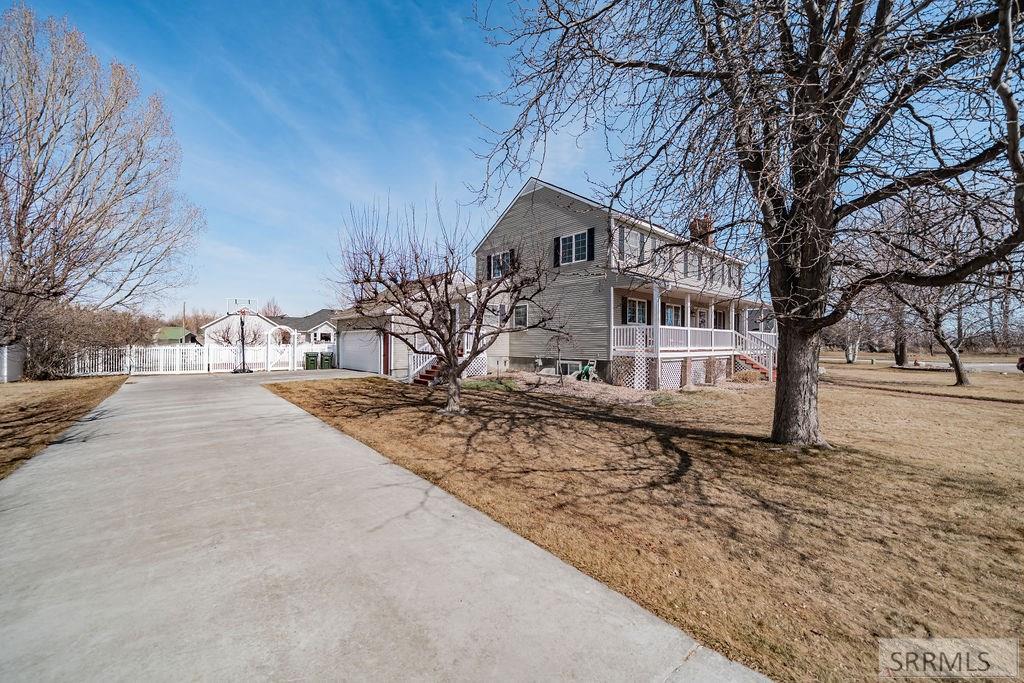 1181 Berrett Drive, BLACKFOOT, Idaho image 2