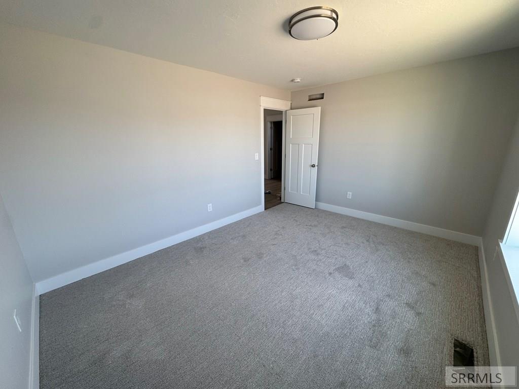 401 Wind River Drive, SHELLEY, Idaho image 7