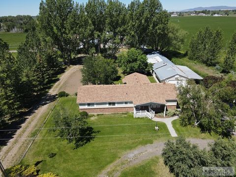 Photo of 273 N 2450 E, ST ANTHONY, ID 83445 (MLS # 2187086)