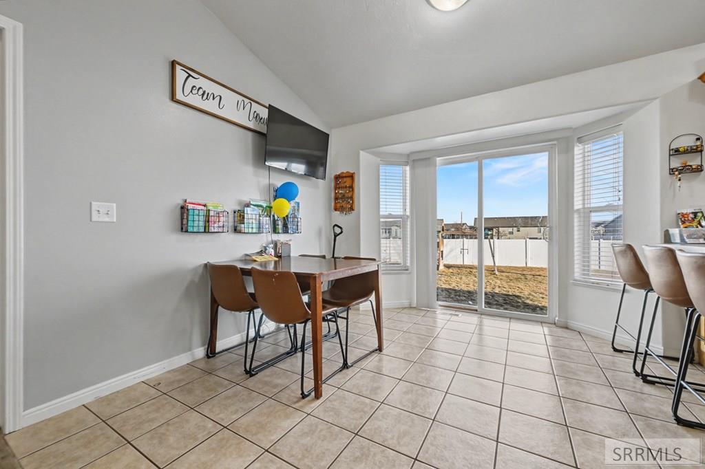 3972 Flaming Rock Road