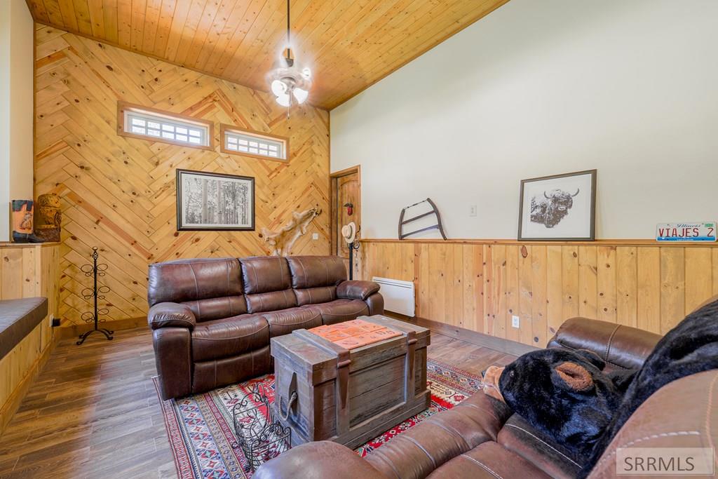 3936 Wise Owl Way, ISLAND PARK, Idaho image 28