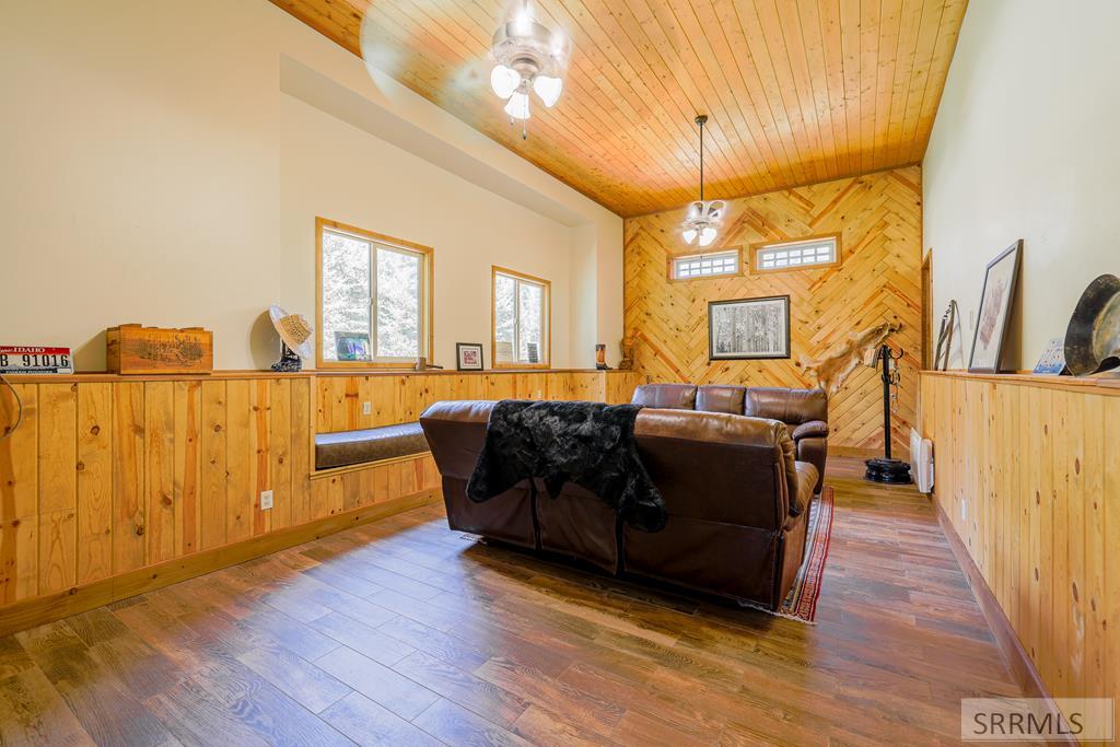 3936 Wise Owl Way, ISLAND PARK, Idaho image 30