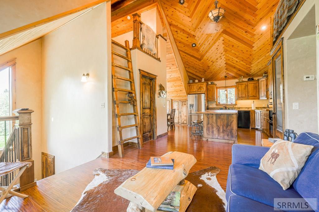 3936 Wise Owl Way, ISLAND PARK, Idaho image 8