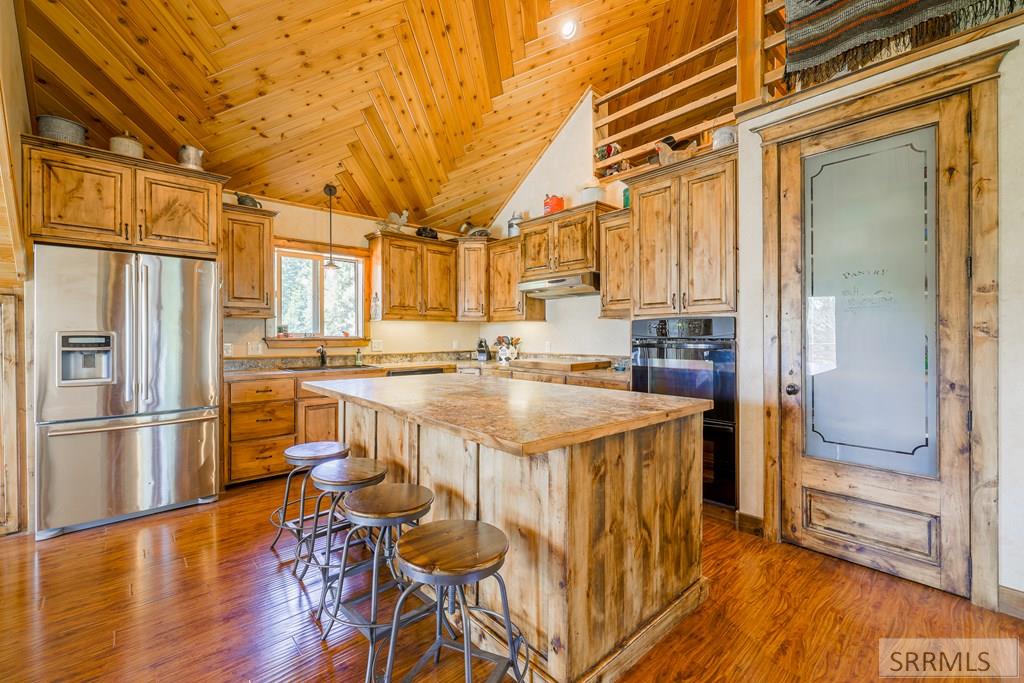 3936 Wise Owl Way, ISLAND PARK, Idaho image 4