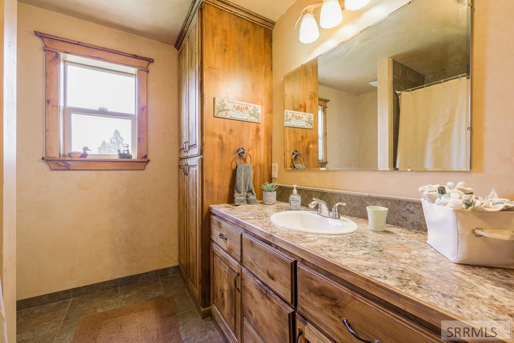 3936 Wise Owl Way, ISLAND PARK, Idaho image 17
