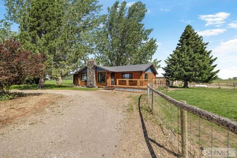 Homes For Sale - 948 E 900 N<br/> SHELLEY, ID 83274