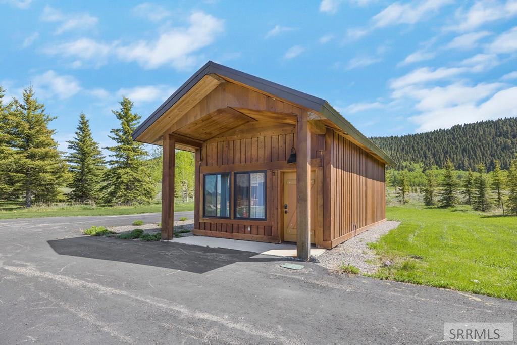 3755 Fisher Pointe Drive, ISLAND PARK, Idaho image 33