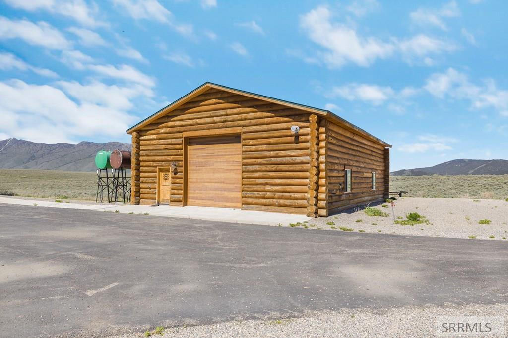 3755 Fisher Pointe Drive, ISLAND PARK, Idaho image 5