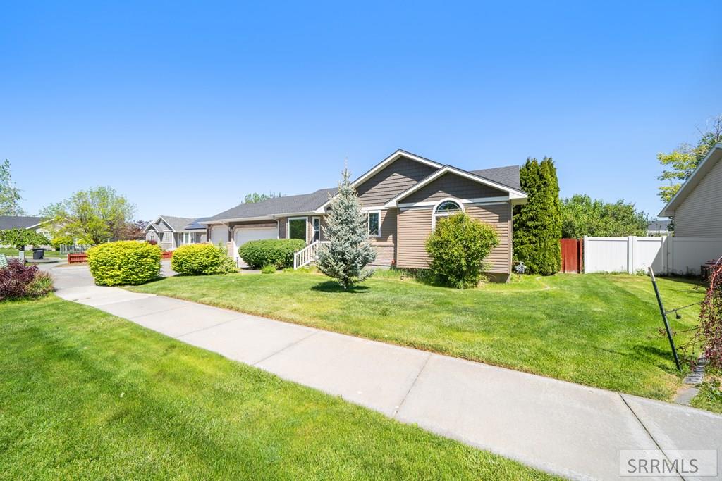 3845 Ridgeview Circle