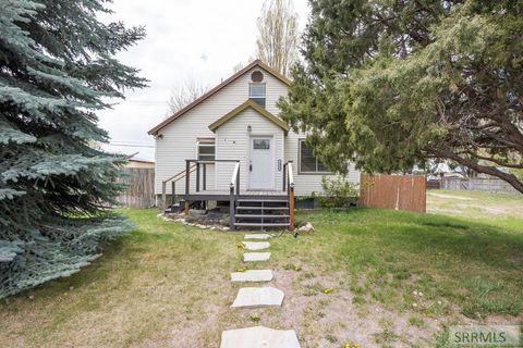 Photo of 1425 Jefferson Avenue, IDAHO FALLS, ID 83202 (MLS # 2185928)