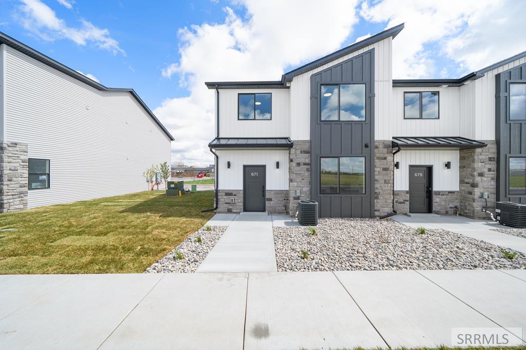 741 Curlew Drive