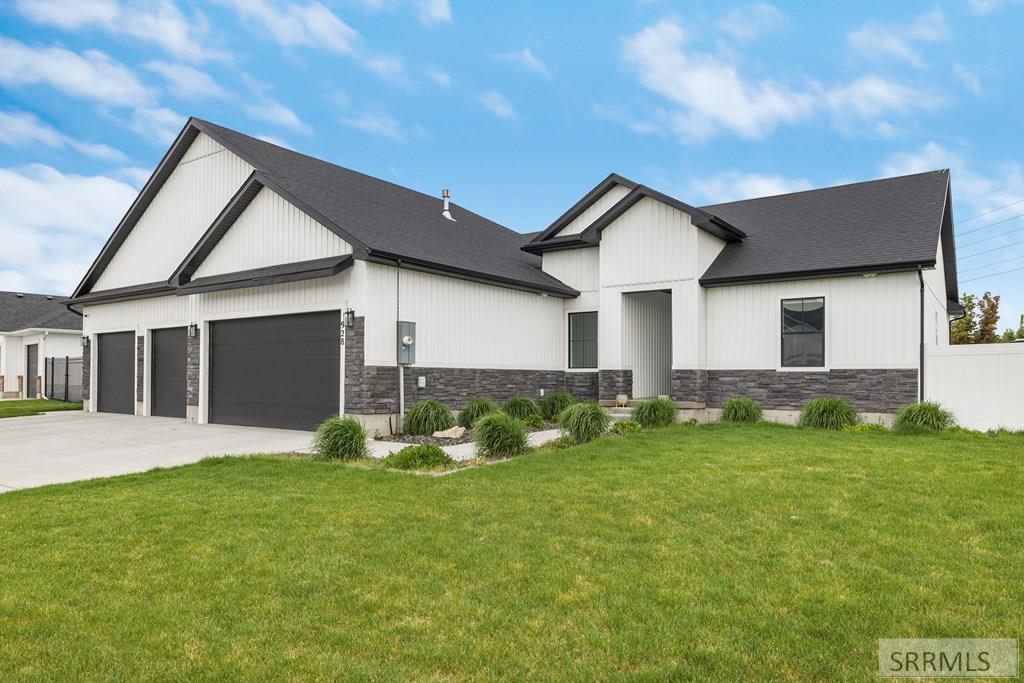 928 Greenwillow Lane