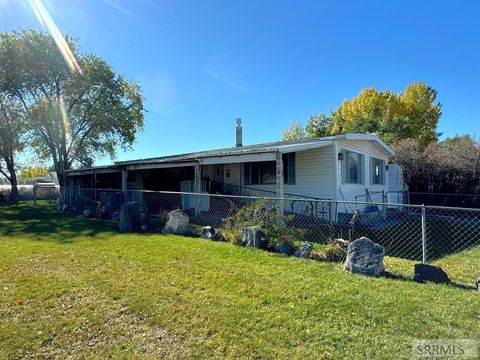 Photo of 1535 Dartmouth Drive, IDAHO FALLS, ID 83402 (MLS # 2180316)