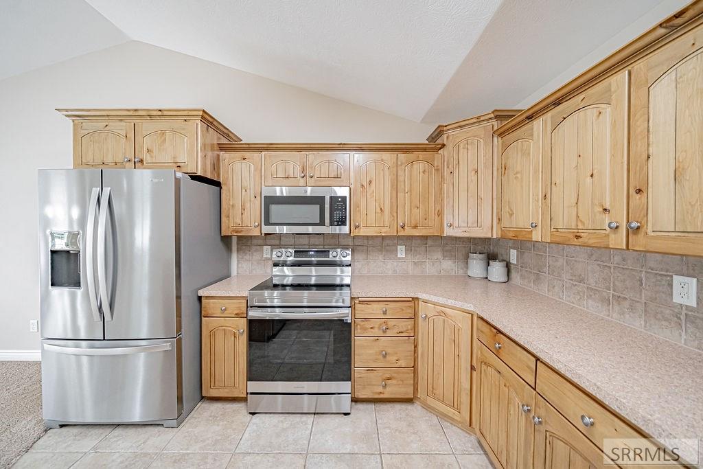 325 Tapitio Drive, IDAHO FALLS, Idaho image 8