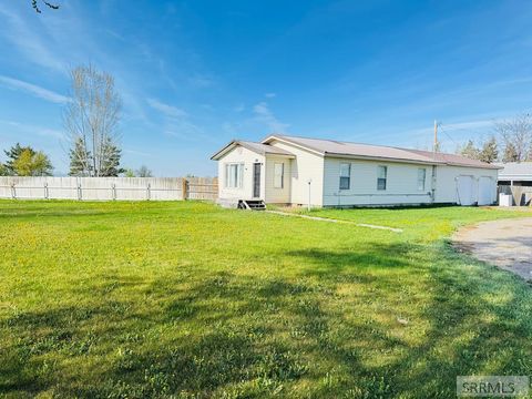 Photo of 455 W 195 N, BLACKFOOT, ID 83221 (MLS # 2179951)