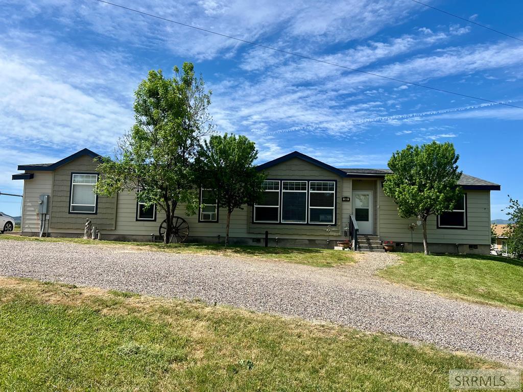 300 Shoshone St, ROCKLAND, Idaho image 1