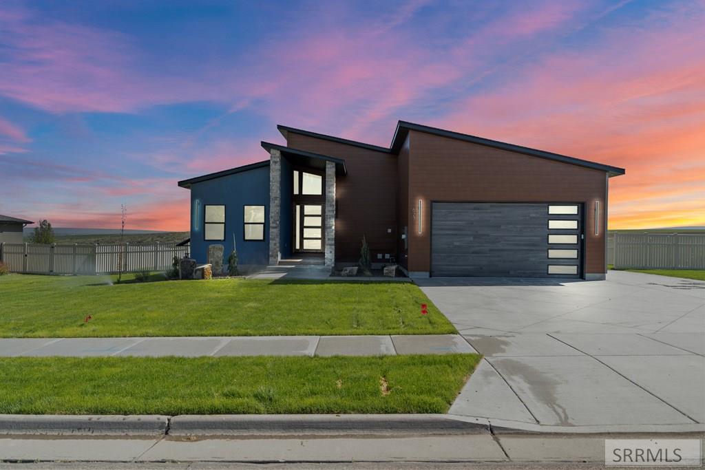 627 S Hidden Valley Road, REXBURG, Idaho image 2