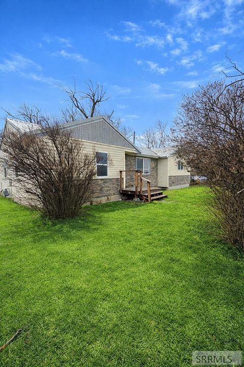 Photo of 6958 N 25th East, IDAHO FALLS, ID 83401 (MLS # 2182332)