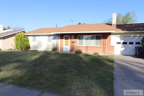 Photo of 1372 Fairmont Drive, IDAHO FALLS, ID 83404 (MLS # 2186200)